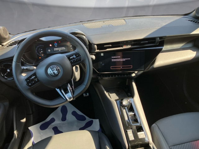 Bild 8: Alfa Junior Ibrida 1.2 Hybrid eDCT6