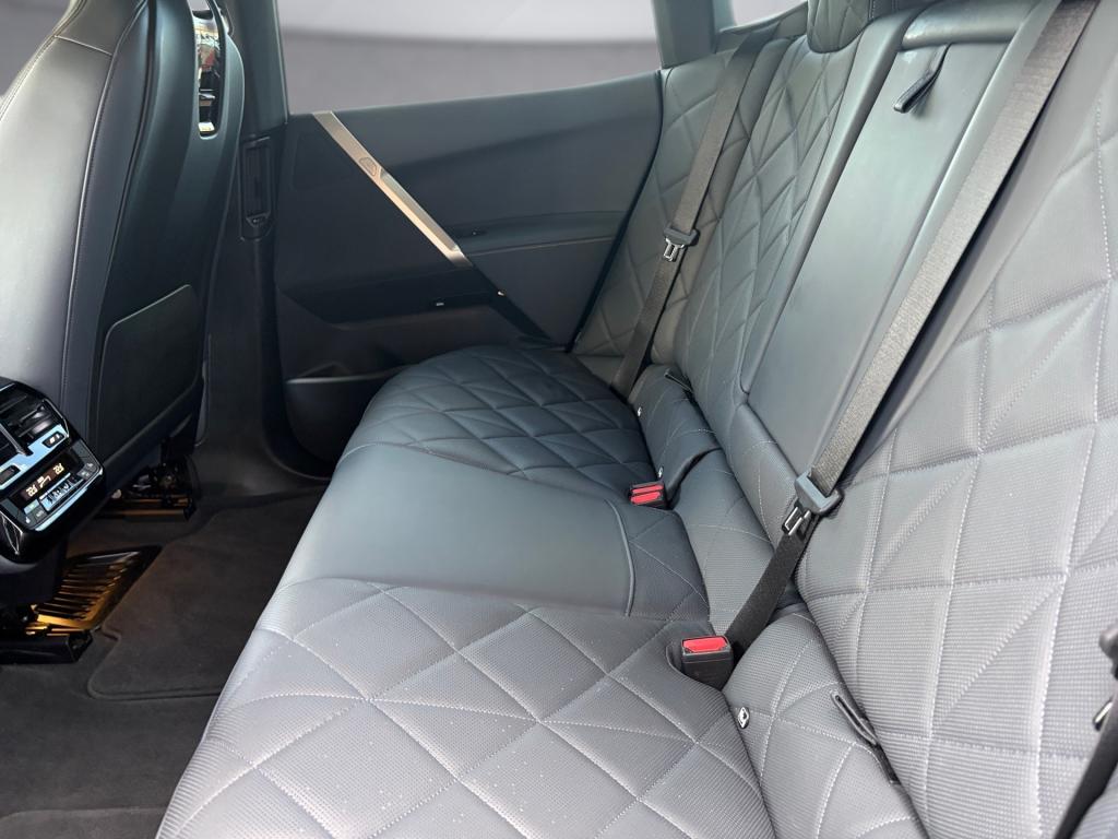 Bild 11: BMW PKW i-Serie iX xDrive40 I20 XE2