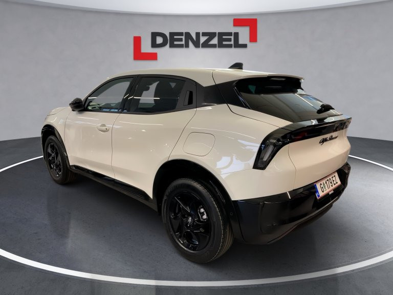 Bild 1: Alfa Junior Ibrida 1.2 Hybrid eDCT6