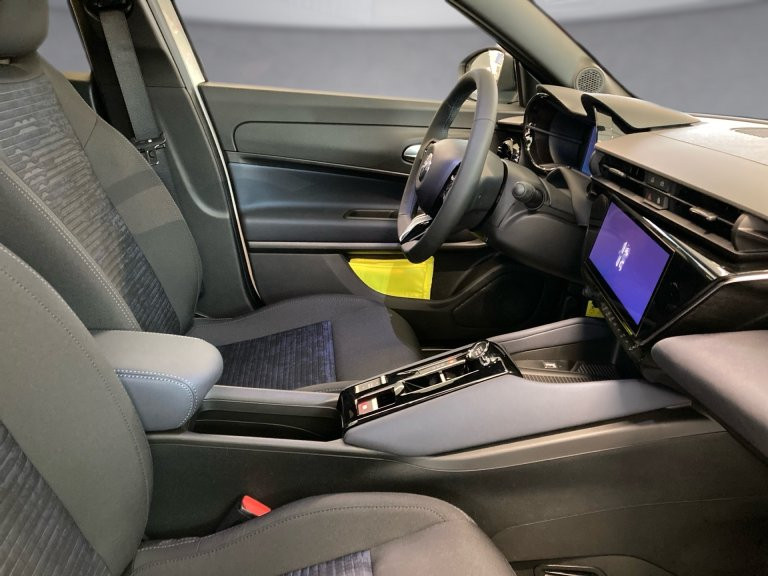 Bild 2: Alfa Junior Ibrida 1.2 Hybrid eDCT6