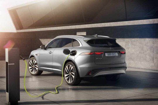 Jaguar f-pace p400e plug in hybrid