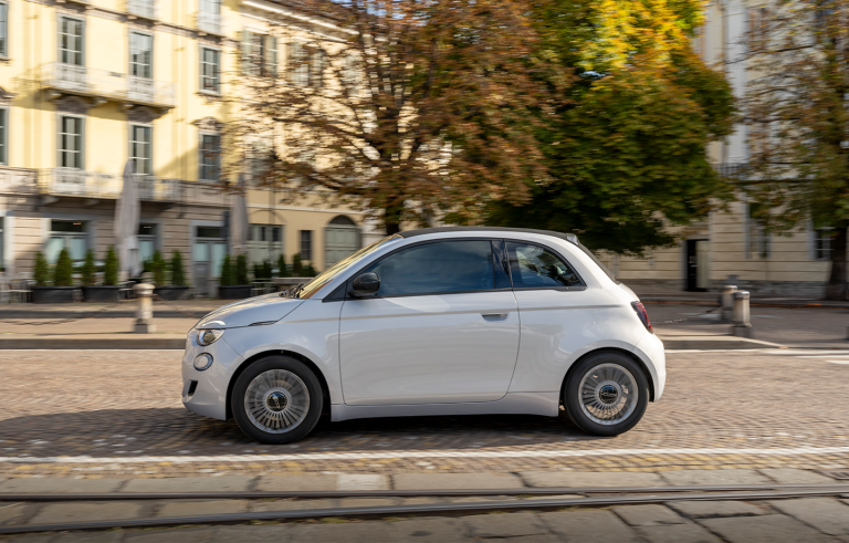 Fiat 500 Hybrid Seitenansicht
