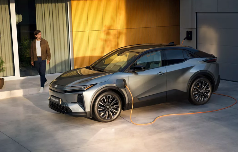 Toyota C-HR+ Seitenansicht