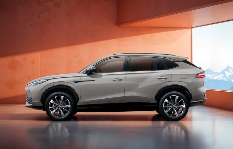 MG HS Hybrid+ Seitenansicht